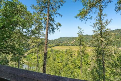 11688 Oak Road Forestville CA 95436
