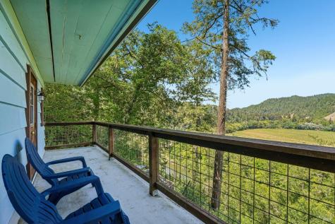 11688 Oak Road Forestville CA 95436