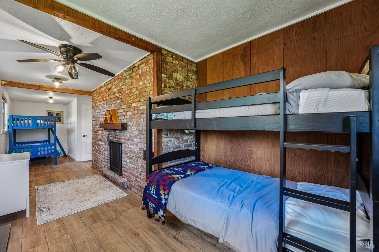 11688 Oak Road Forestville CA 95436