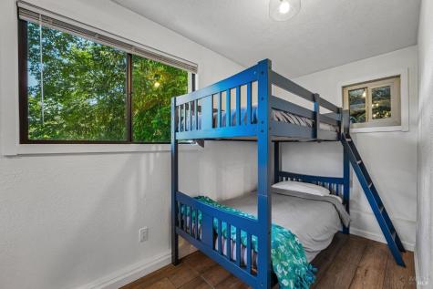11688 Oak Road Forestville CA 95436