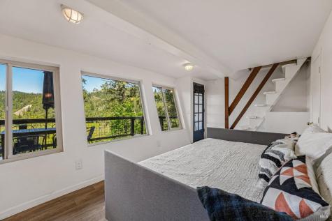 11688 Oak Road Forestville CA 95436