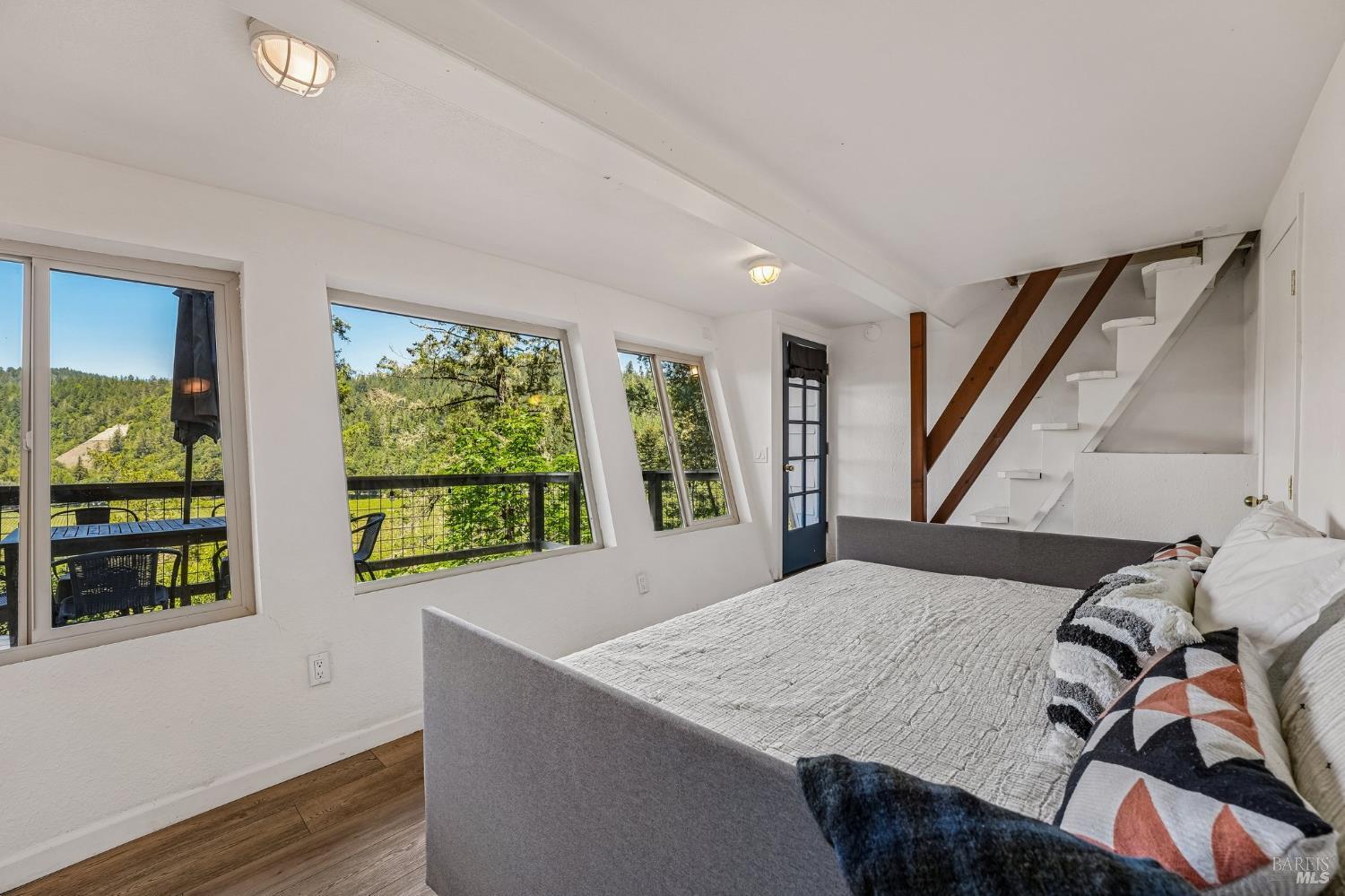 11688 Oak Road Forestville CA 95436