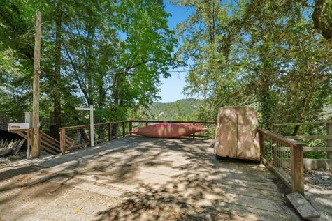 11688 Oak Road Forestville CA 95436