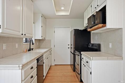 1263 Marian Way Petaluma CA 94954