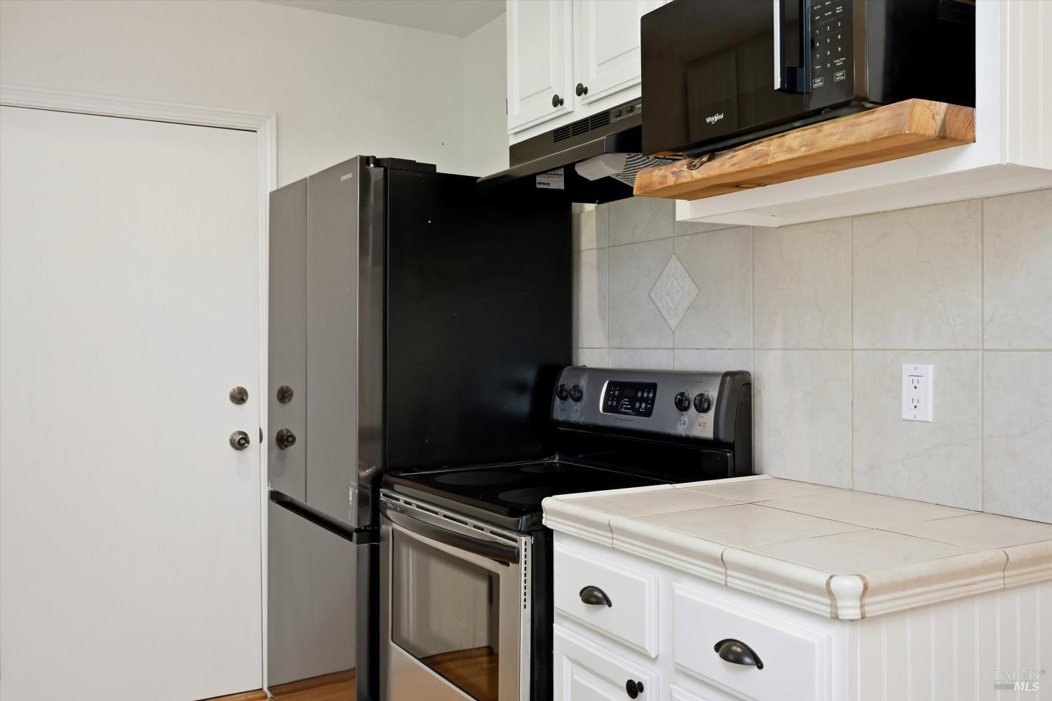 1263 Marian Way Petaluma CA 94954