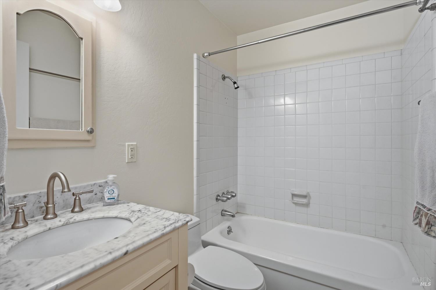 1263 Marian Way Petaluma CA 94954
