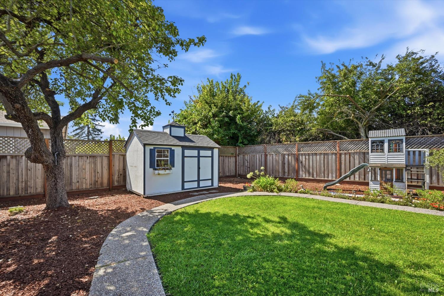 1263 Marian Way Petaluma CA 94954