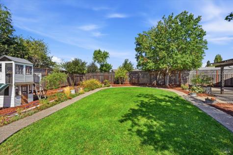 1263 Marian Way Petaluma CA 94954