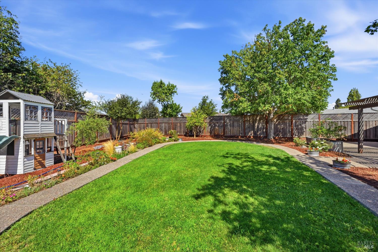 1263 Marian Way Petaluma CA 94954