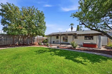 1263 Marian Way Petaluma CA 94954