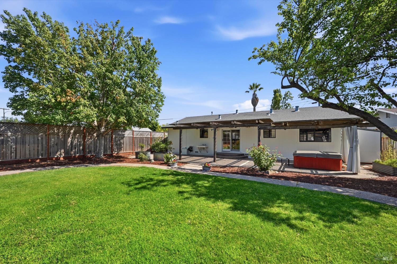1263 Marian Way Petaluma CA 94954