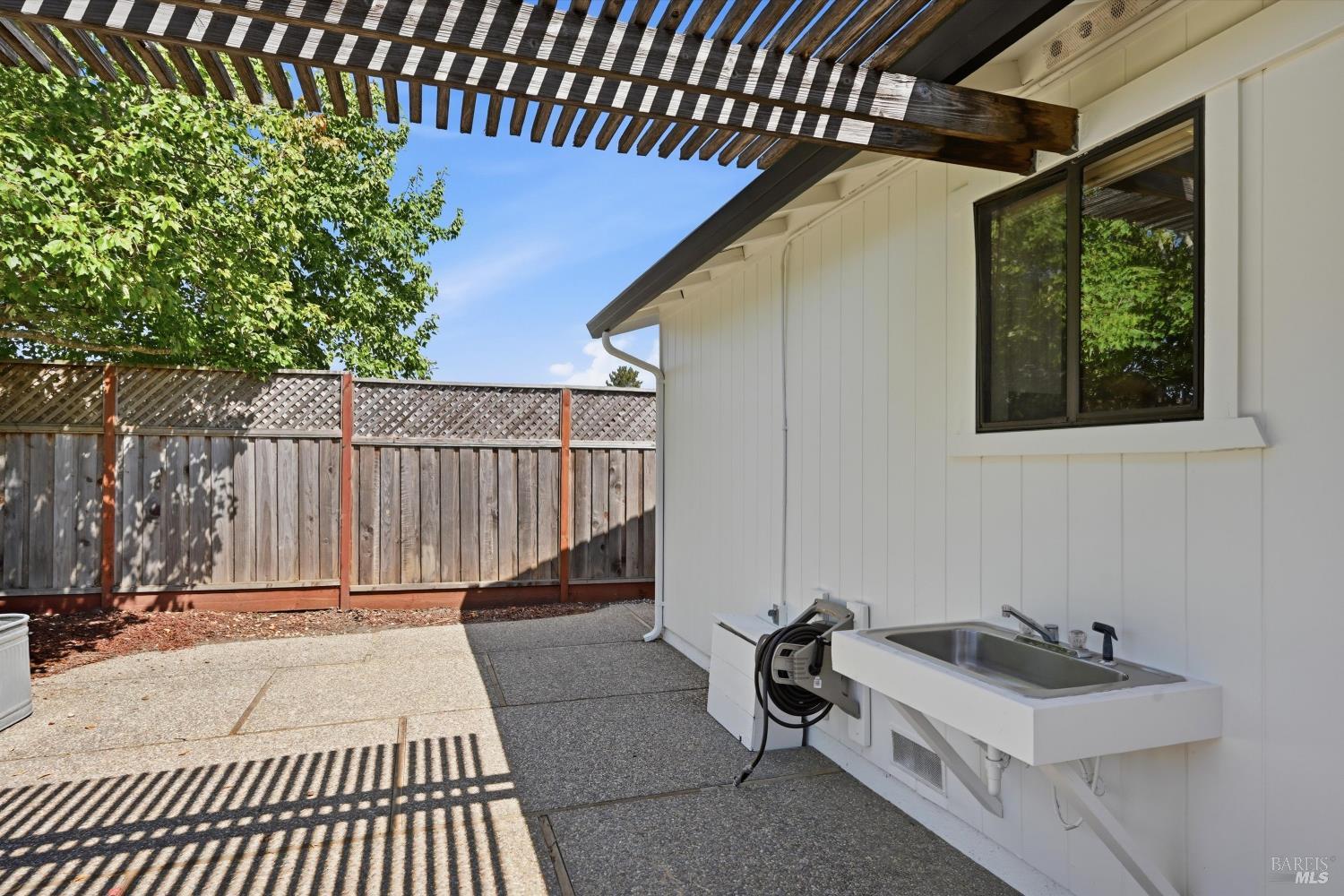 1263 Marian Way Petaluma CA 94954