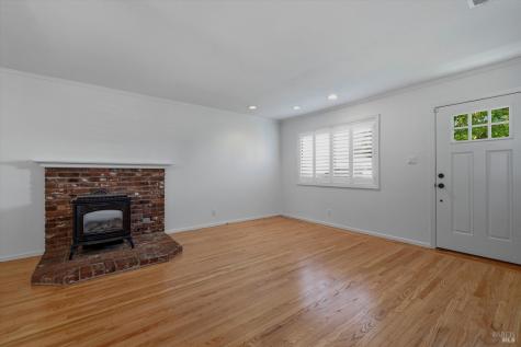 1263 Marian Way Petaluma CA 94954