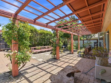17190 Cedar Avenue Sonoma CA 95476