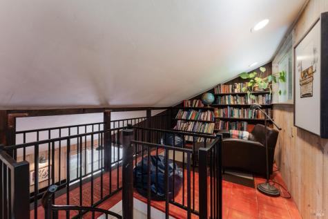2167 Redwood Drive Healdsburg CA 95448
