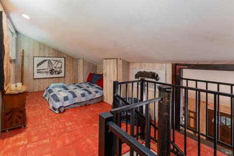 2167 Redwood Drive Healdsburg CA 95448