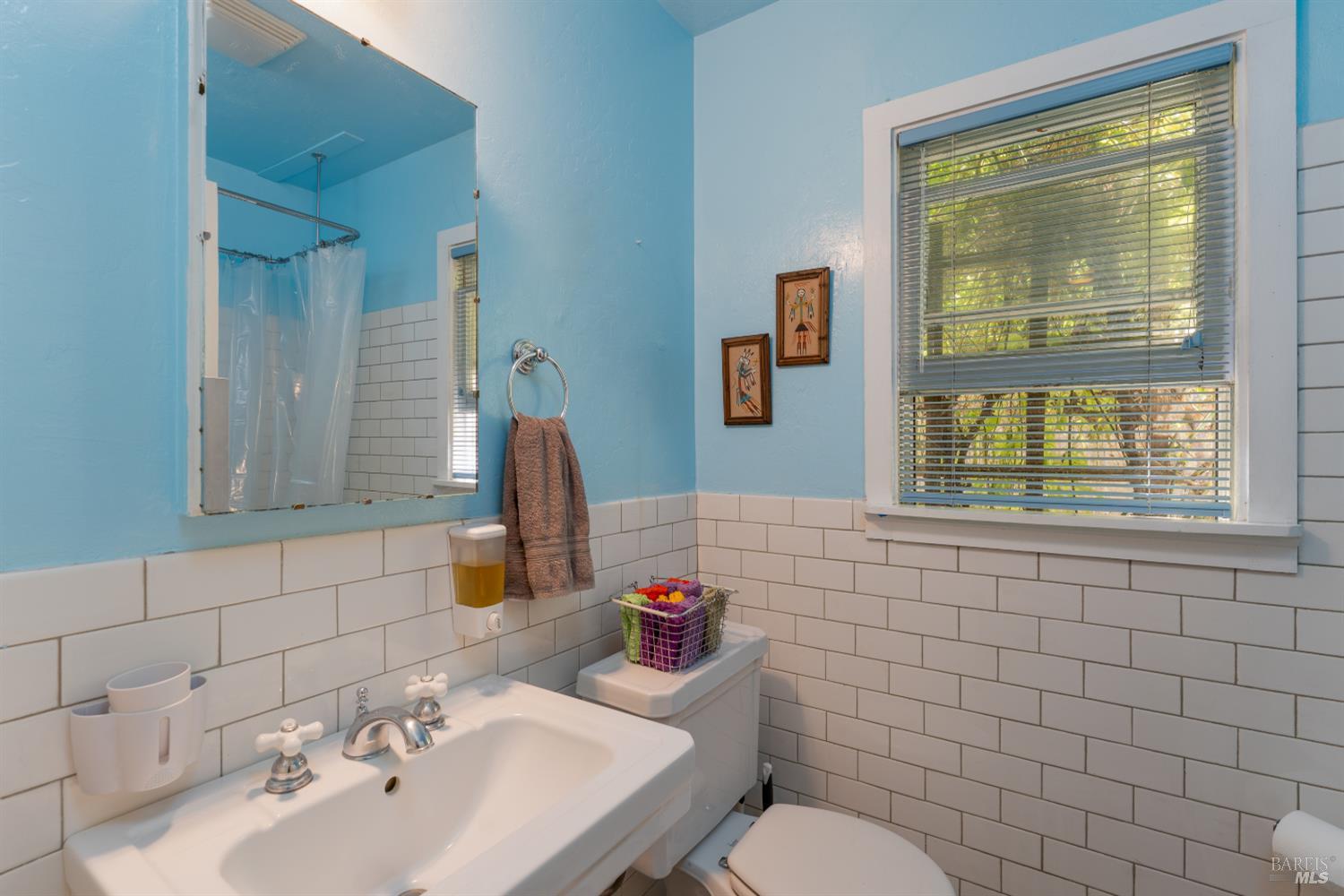 2167 Redwood Drive Healdsburg CA 95448