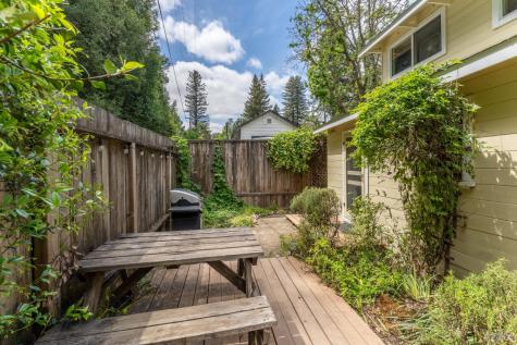 2167 Redwood Drive Healdsburg CA 95448