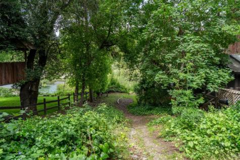 2167 Redwood Drive Healdsburg CA 95448