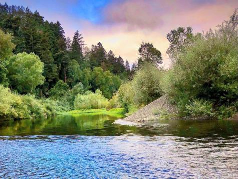 2167 Redwood Drive Healdsburg CA 95448
