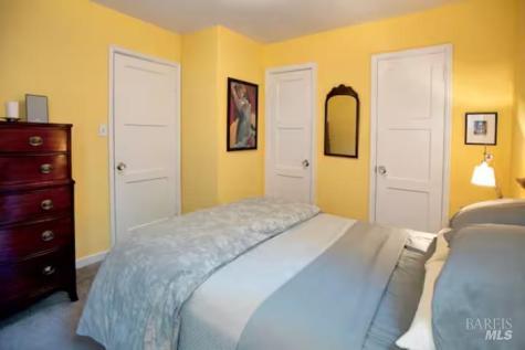 2167 Redwood Drive Healdsburg CA 95448