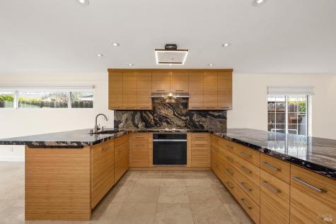 431-433 University Street Healdsburg CA 95448