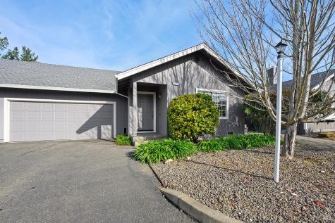 431-433 University Street Healdsburg CA 95448