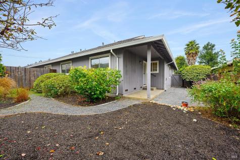 431-433 University Street Healdsburg CA 95448