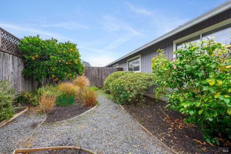 431-433 University Street Healdsburg CA 95448