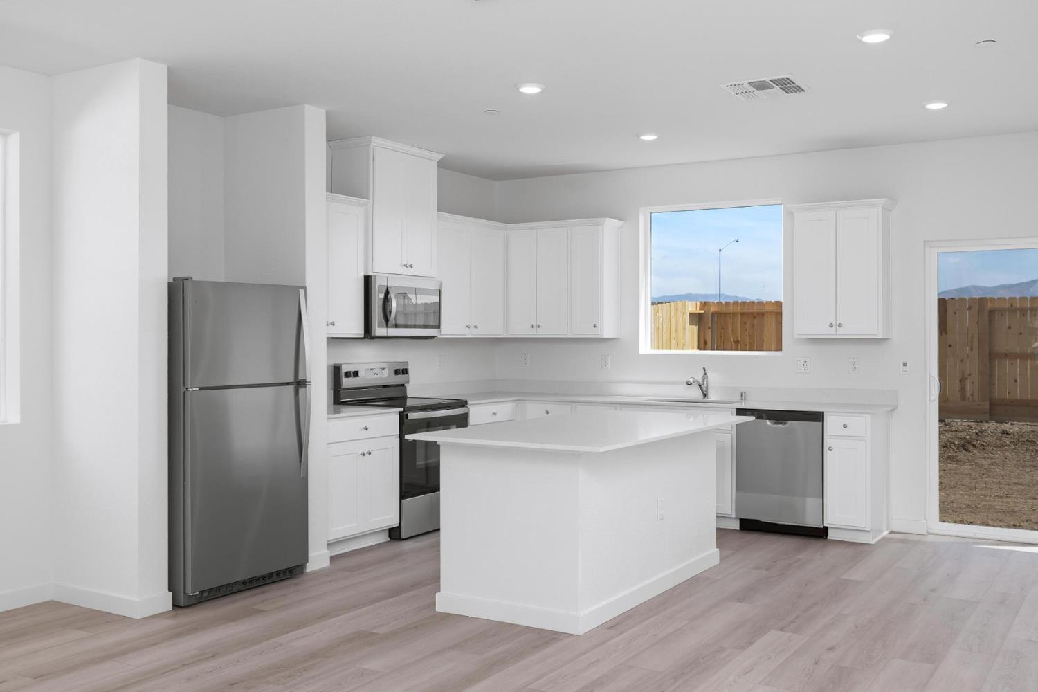 800 Helmsley Lane Patterson CA 95363