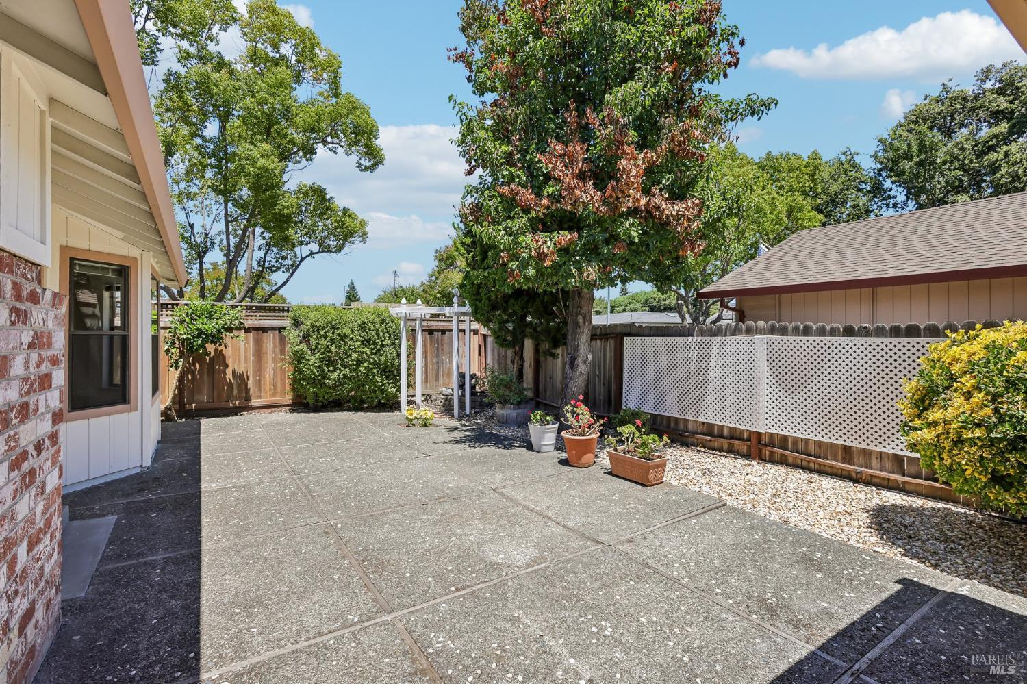 3994 Hampton Way Napa CA 94558