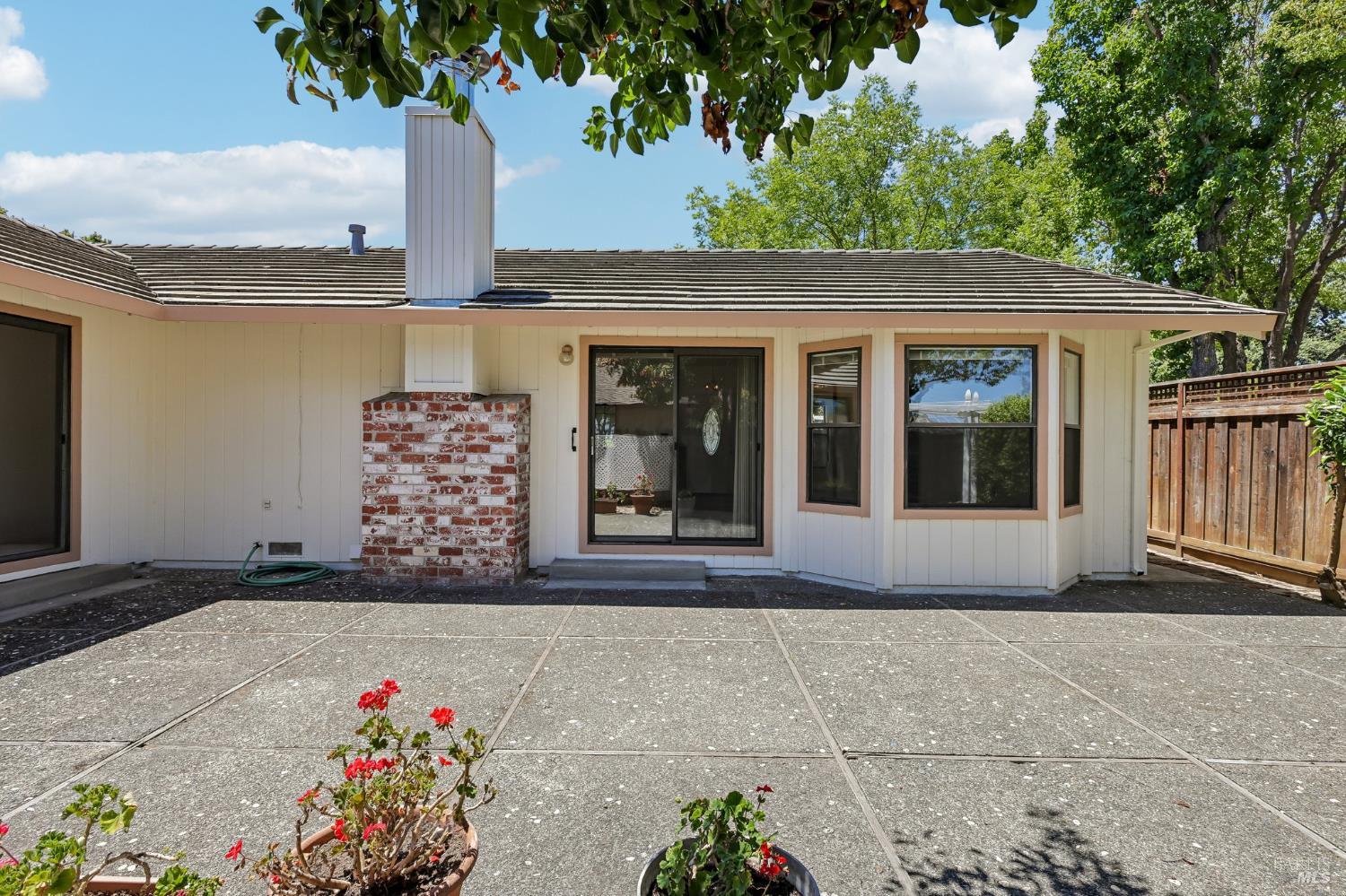 3994 Hampton Way Napa CA 94558