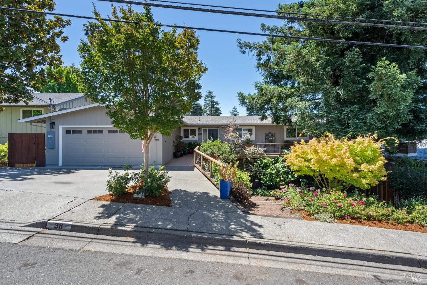 38 Mission Drive Petaluma CA 94952