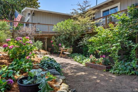 38 Mission Drive Petaluma CA 94952