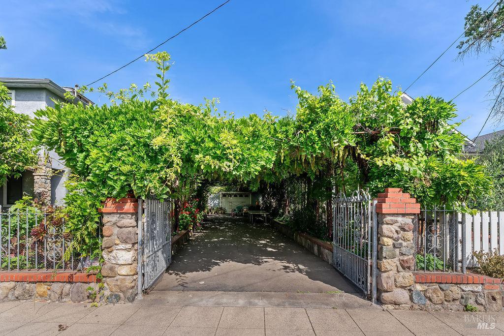 1034 Pope Street St. Helena CA 94574