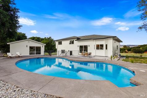 1100 Gossage Avenue Petaluma CA 94952