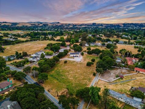1100 Gossage Avenue Petaluma CA 94952
