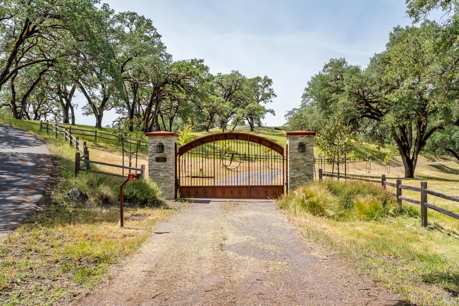 3215 Deerwood Drive Ukiah CA 95482