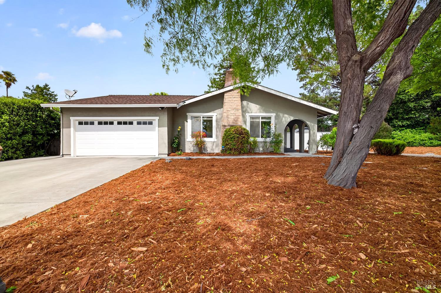 200 Redwood Circle Petaluma CA 94954