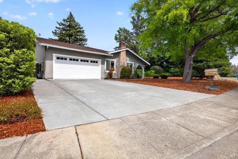 200 Redwood Circle Petaluma CA 94954