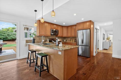 200 Redwood Circle Petaluma CA 94954