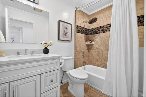 200 Redwood Circle Petaluma CA 94954