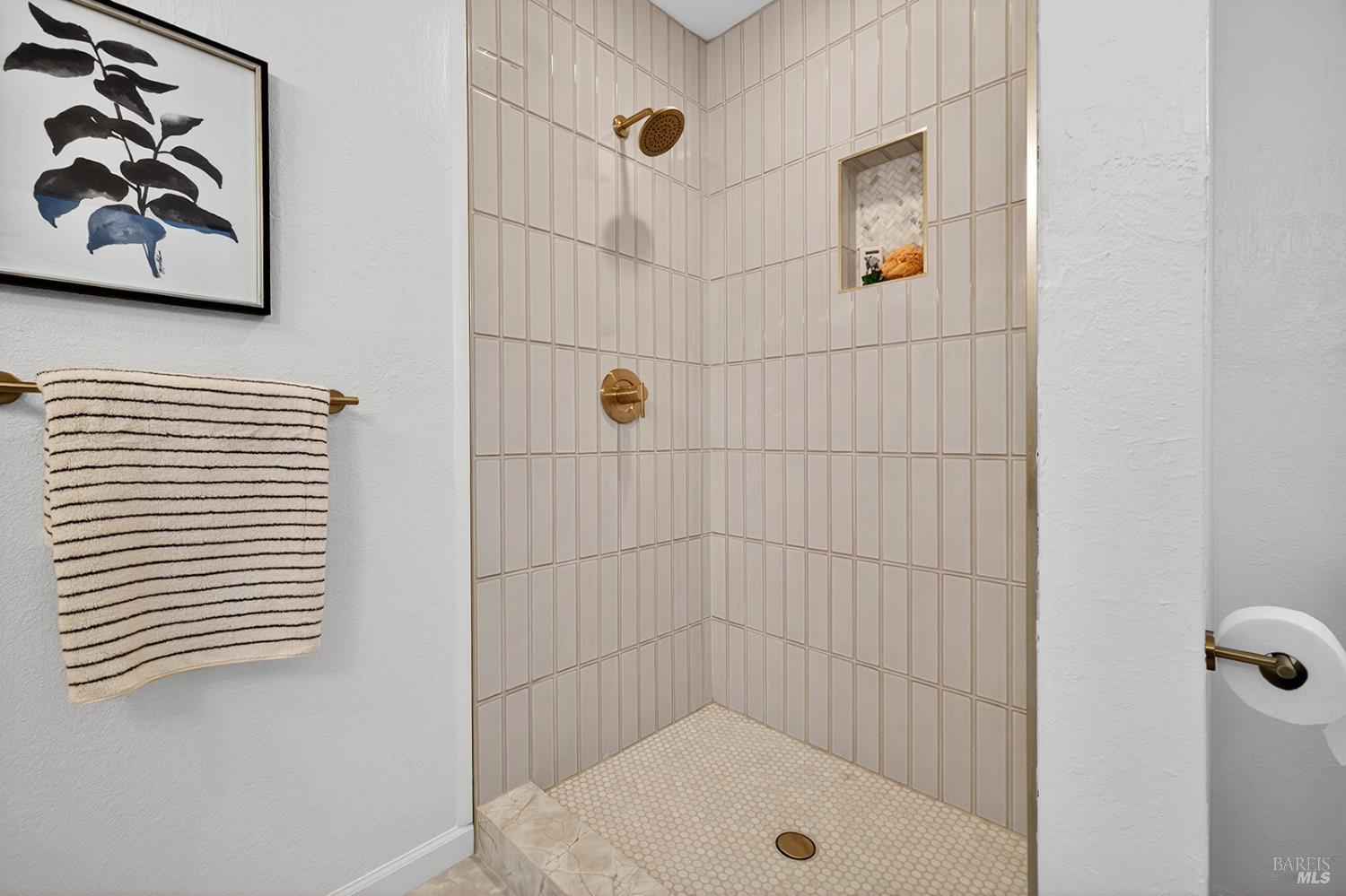 200 Redwood Circle Petaluma CA 94954