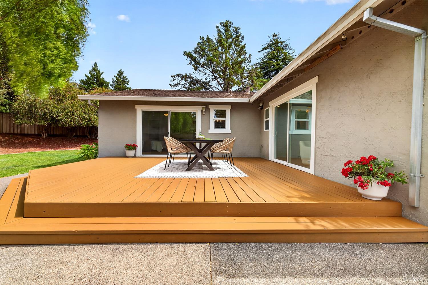 200 Redwood Circle Petaluma CA 94954