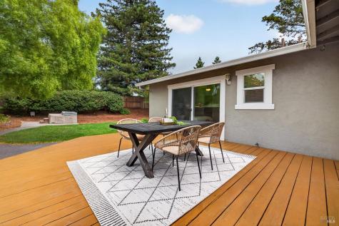 200 Redwood Circle Petaluma CA 94954