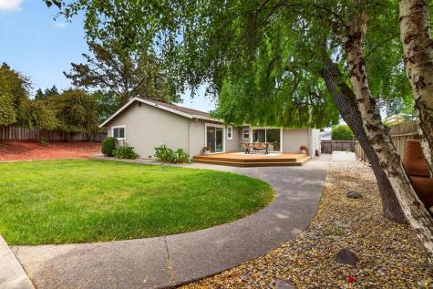 200 Redwood Circle Petaluma CA 94954