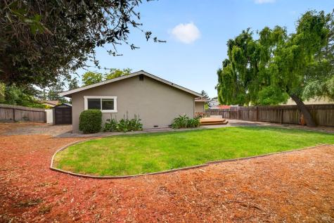 200 Redwood Circle Petaluma CA 94954