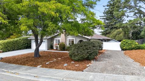 200 Redwood Circle Petaluma CA 94954