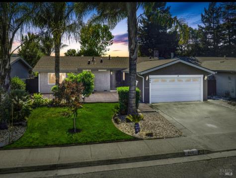 844 Cedarwood Lane Petaluma CA 94954