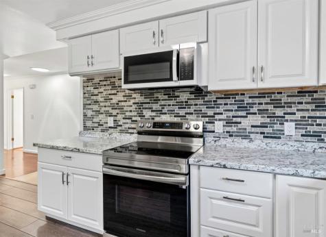 844 Cedarwood Lane Petaluma CA 94954
